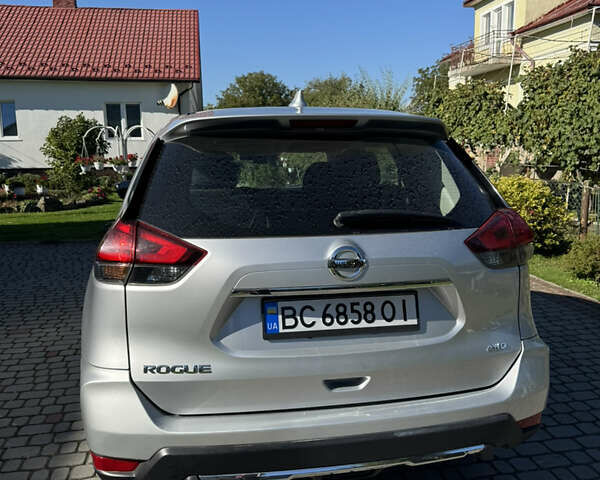 Ниссан Rogue, объемом двигателя 2.5 л и пробегом 145 тыс. км за 15000 $, фото 3 на Automoto.ua