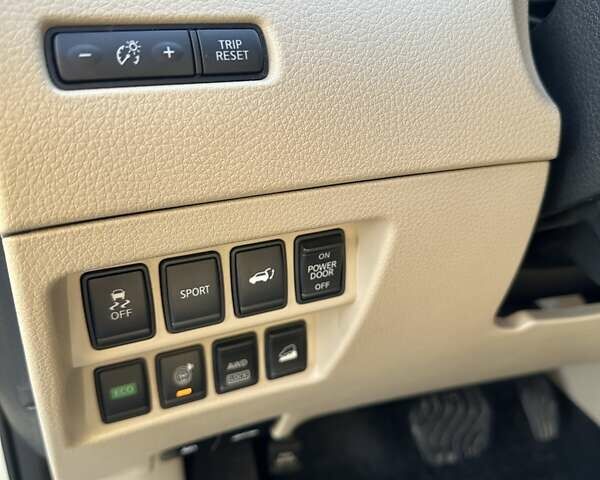 Ниссан Rogue, объемом двигателя 2.5 л и пробегом 240 тыс. км за 13800 $, фото 5 на Automoto.ua