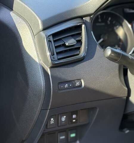 Ниссан Rogue, объемом двигателя 2.5 л и пробегом 186 тыс. км за 13500 $, фото 5 на Automoto.ua