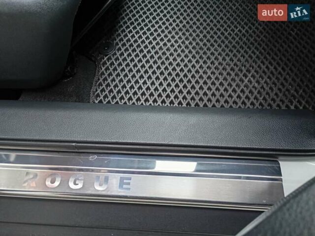 Ниссан Rogue, объемом двигателя 2.49 л и пробегом 139 тыс. км за 12999 $, фото 5 на Automoto.ua