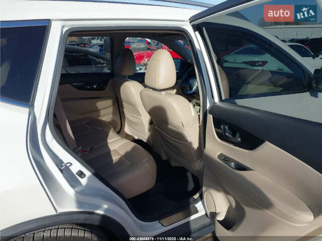 Ніссан Rogue, об'ємом двигуна 2.49 л та пробігом 154 тис. км за 2300 $, фото 7 на Automoto.ua