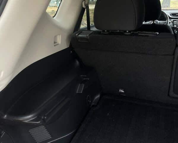 Ниссан Rogue, объемом двигателя 2.49 л и пробегом 70 тыс. км за 17900 $, фото 13 на Automoto.ua