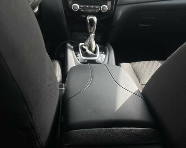 Ниссан Rogue, объемом двигателя 2.49 л и пробегом 70 тыс. км за 17900 $, фото 11 на Automoto.ua