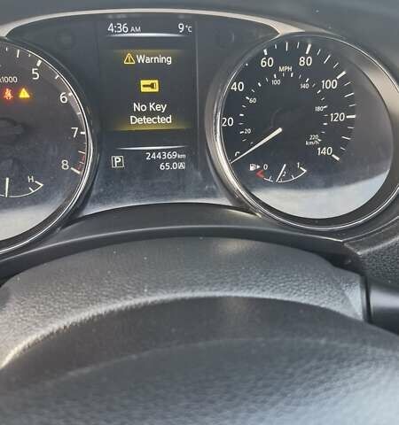 Ниссан Rogue 2014 в Рокитное на Automoto.ua Желтый Ниссан Rogue, объемом двигателя 2.49 л и пробегом 244 тыс. км за 9000 $, фото 7 на Automoto.ua