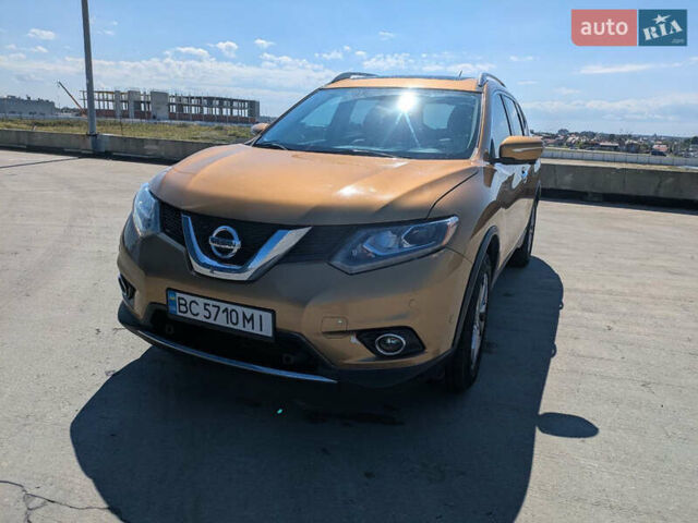 Желтый Ниссан Rogue, объемом двигателя 2.49 л и пробегом 186 тыс. км за 12600 $, фото 7 на Automoto.ua