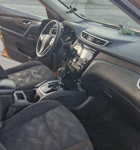 Ниссан Rogue 2014 в Рокитное на Automoto.ua Желтый Ниссан Rogue, объемом двигателя 2.49 л и пробегом 244 тыс. км за 9000 $, фото 2 на Automoto.ua