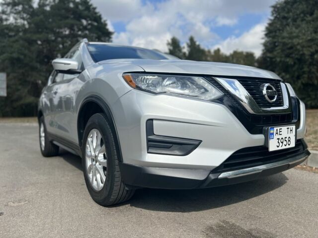 Серый Ниссан Rogue, объемом двигателя 0 л и пробегом 135 тыс. км за 14200 $, фото 2 на Automoto.ua