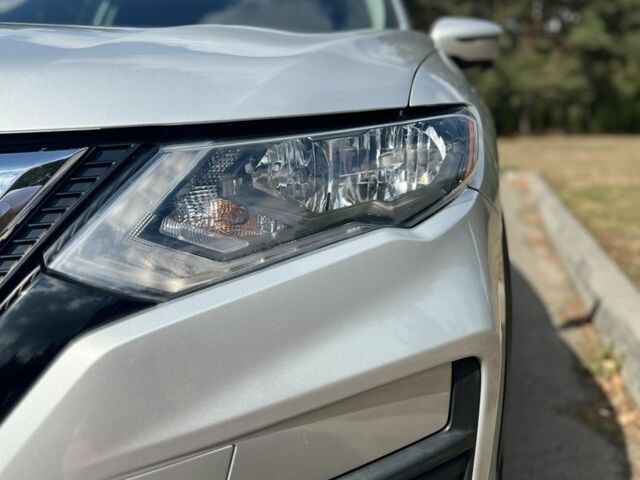 Серый Ниссан Rogue, объемом двигателя 0 л и пробегом 135 тыс. км за 14200 $, фото 4 на Automoto.ua