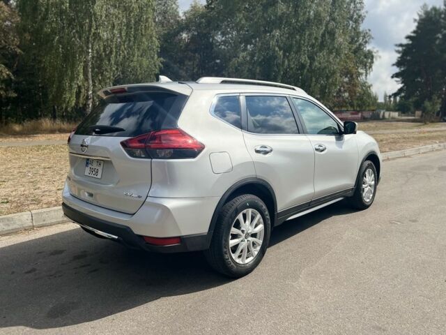 Серый Ниссан Rogue, объемом двигателя 0 л и пробегом 135 тыс. км за 14200 $, фото 3 на Automoto.ua