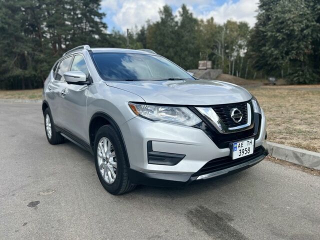 Серый Ниссан Rogue, объемом двигателя 0 л и пробегом 135 тыс. км за 14200 $, фото 1 на Automoto.ua