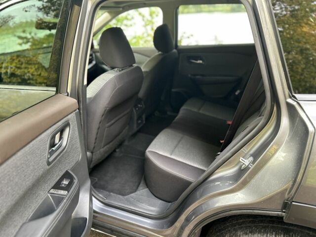 Серый Ниссан Rogue, объемом двигателя 2 л и пробегом 71 тыс. км за 21999 $, фото 4 на Automoto.ua