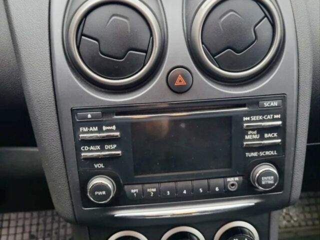 Сірий Ніссан Rogue, об'ємом двигуна 2.5 л та пробігом 143 тис. км за 7800 $, фото 4 на Automoto.ua