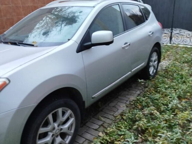 Ниссан Rogue 2013 в Черновцах на Automoto.ua Серый Ниссан Rogue, объемом двигателя 2 л и пробегом 150 тыс. км за 10000 $, фото 1 на Automoto.ua