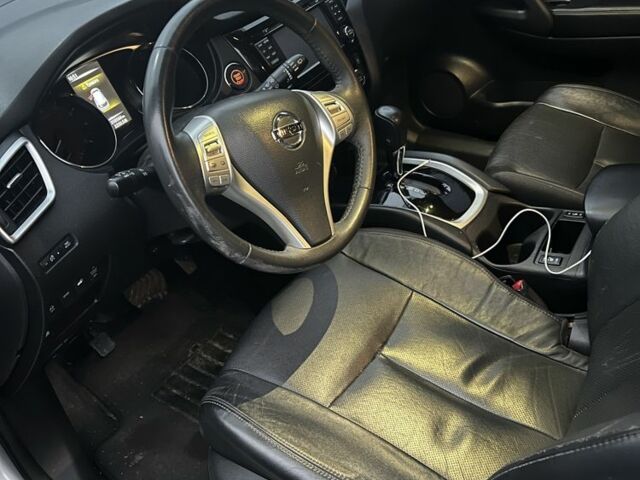 Серый Ниссан Rogue, объемом двигателя 2.5 л и пробегом 259 тыс. км за 12000 $, фото 6 на Automoto.ua