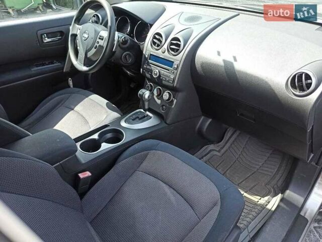 Серый Ниссан Rogue, объемом двигателя 2.5 л и пробегом 340 тыс. км за 6600 $, фото 6 на Automoto.ua