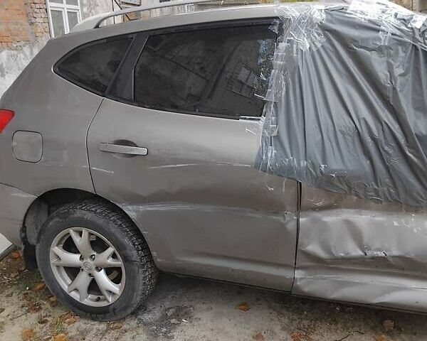 Серый Ниссан Rogue, объемом двигателя 2.5 л и пробегом 180 тыс. км за 6000 $, фото 5 на Automoto.ua