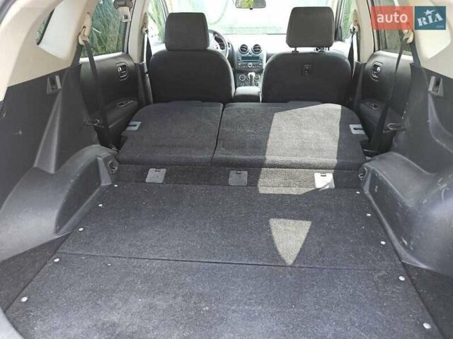 Серый Ниссан Rogue, объемом двигателя 2.5 л и пробегом 340 тыс. км за 6600 $, фото 4 на Automoto.ua