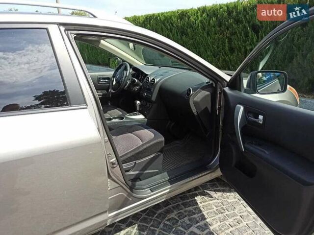 Серый Ниссан Rogue, объемом двигателя 2.5 л и пробегом 340 тыс. км за 6600 $, фото 9 на Automoto.ua