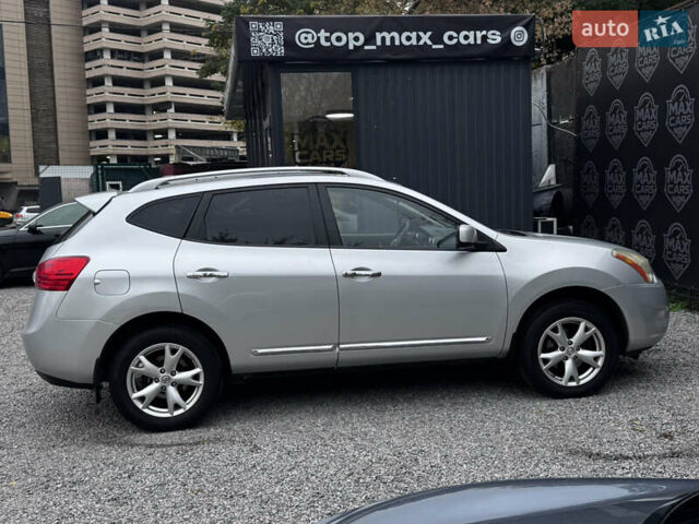 Серый Ниссан Rogue, объемом двигателя 2.5 л и пробегом 180 тыс. км за 7900 $, фото 3 на Automoto.ua