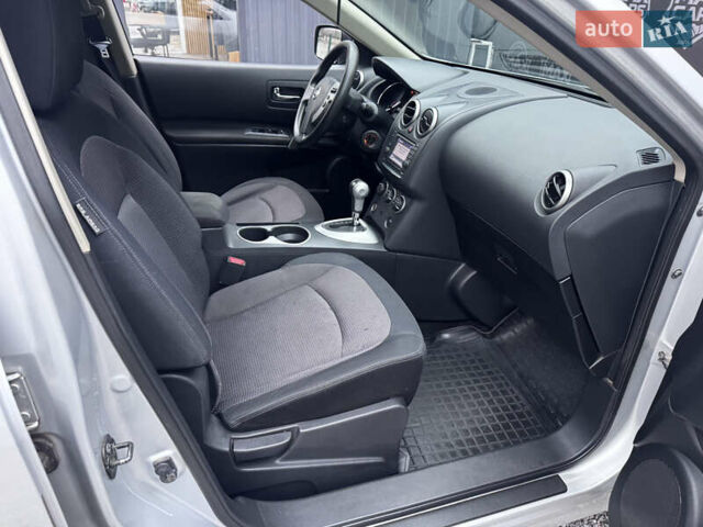 Серый Ниссан Rogue, объемом двигателя 2.5 л и пробегом 180 тыс. км за 7900 $, фото 12 на Automoto.ua