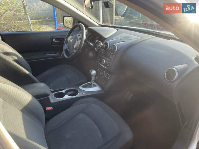 Сірий Ніссан Rogue, об'ємом двигуна 2.49 л та пробігом 198 тис. км за 9800 $, фото 6 на Automoto.ua