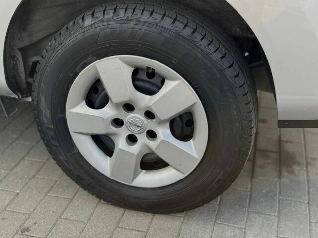 Серый Ниссан Rogue, объемом двигателя 2.5 л и пробегом 134 тыс. км за 8250 $, фото 7 на Automoto.ua