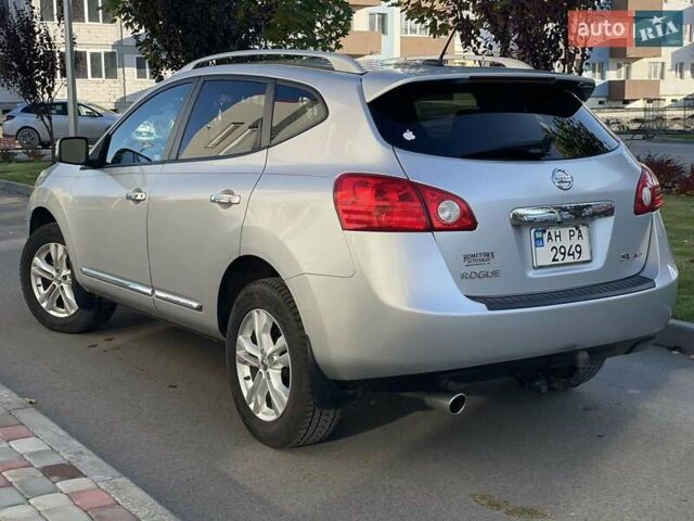 Сірий Ніссан Rogue, об'ємом двигуна 2.5 л та пробігом 234 тис. км за 9600 $, фото 5 на Automoto.ua
