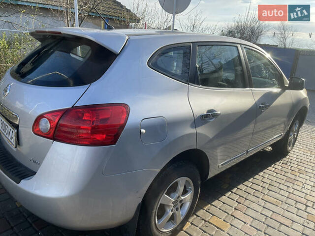 Сірий Ніссан Rogue, об'ємом двигуна 2.49 л та пробігом 198 тис. км за 9800 $, фото 4 на Automoto.ua