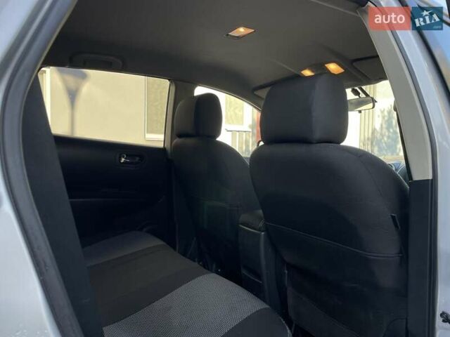 Сірий Ніссан Rogue, об'ємом двигуна 2.5 л та пробігом 234 тис. км за 9600 $, фото 20 на Automoto.ua