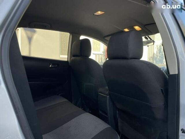 Сірий Ніссан Rogue, об'ємом двигуна 2.5 л та пробігом 234 тис. км за 9600 $, фото 20 на Automoto.ua