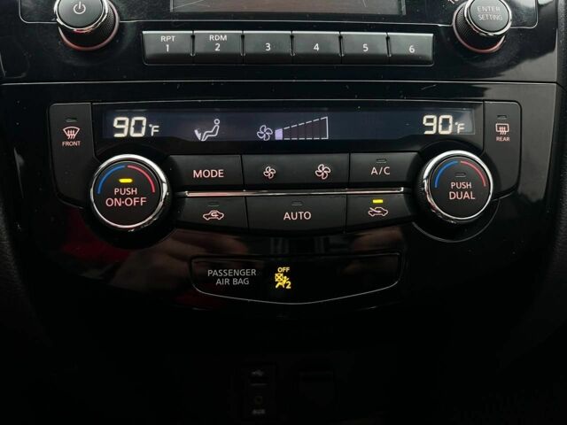 Серый Ниссан Rogue, объемом двигателя 2.5 л и пробегом 229 тыс. км за 11500 $, фото 12 на Automoto.ua