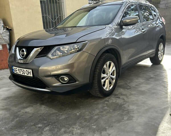 Серый Ниссан Rogue, объемом двигателя 2.5 л и пробегом 226 тыс. км за 11300 $, фото 3 на Automoto.ua