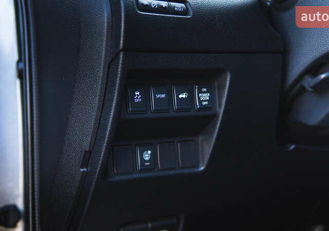 Серый Ниссан Rogue, объемом двигателя 2.5 л и пробегом 168 тыс. км за 13300 $, фото 47 на Automoto.ua