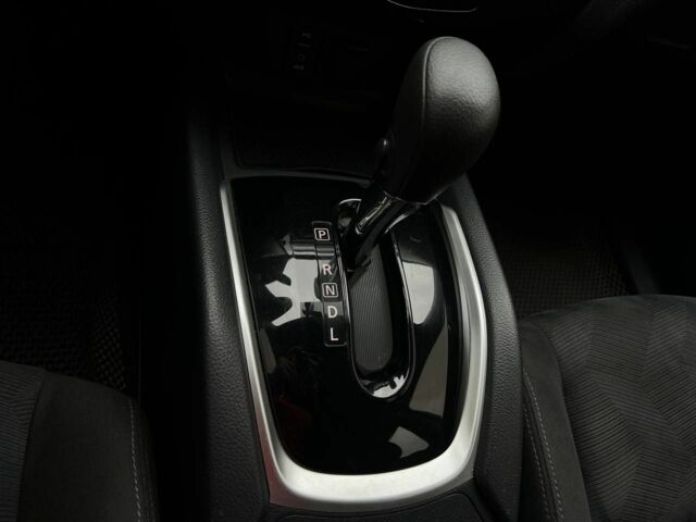 Серый Ниссан Rogue, объемом двигателя 2.5 л и пробегом 229 тыс. км за 11500 $, фото 13 на Automoto.ua