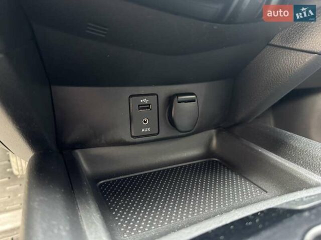Сірий Ніссан Rogue, об'ємом двигуна 2.49 л та пробігом 160 тис. км за 11000 $, фото 11 на Automoto.ua
