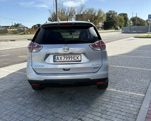 Серый Ниссан Rogue, объемом двигателя 2.49 л и пробегом 189 тыс. км за 12750 $, фото 3 на Automoto.ua