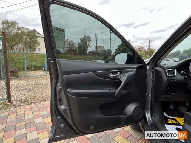 Серый Ниссан Rogue, объемом двигателя 2.5 л и пробегом 143 тыс. км за 13700 $, фото 8 на Automoto.ua