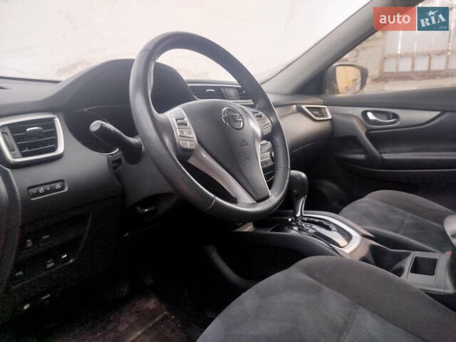 Серый Ниссан Rogue, объемом двигателя 2.49 л и пробегом 164 тыс. км за 11000 $, фото 6 на Automoto.ua