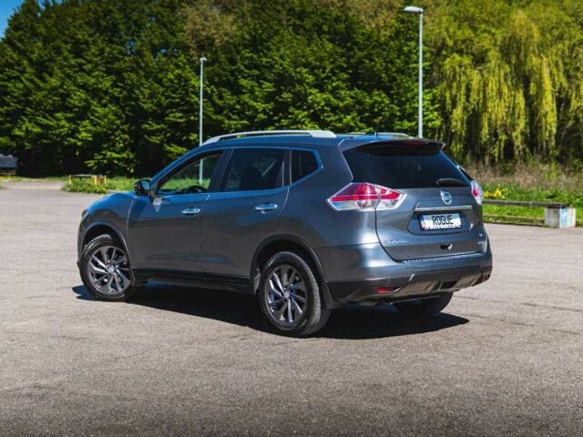 Серый Ниссан Rogue, объемом двигателя 2.5 л и пробегом 168 тыс. км за 13300 $, фото 4 на Automoto.ua