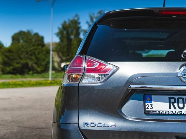 Серый Ниссан Rogue, объемом двигателя 2.5 л и пробегом 168 тыс. км за 13300 $, фото 5 на Automoto.ua