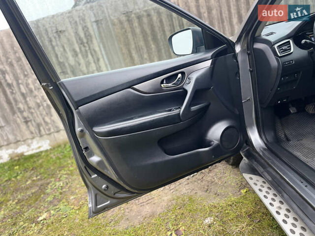 Сірий Ніссан Rogue, об'ємом двигуна 2.49 л та пробігом 209 тис. км за 11300 $, фото 32 на Automoto.ua