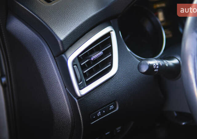 Серый Ниссан Rogue, объемом двигателя 2.5 л и пробегом 168 тыс. км за 13300 $, фото 46 на Automoto.ua