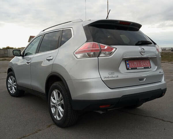 Серый Ниссан Rogue, объемом двигателя 2.5 л и пробегом 160 тыс. км за 11800 $, фото 4 на Automoto.ua
