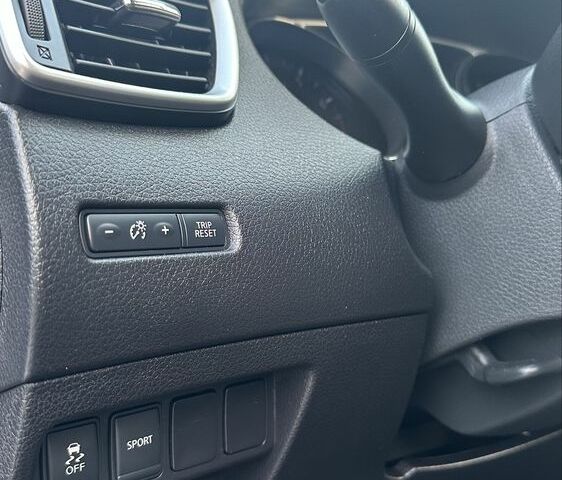 Серый Ниссан Rogue, объемом двигателя 2.5 л и пробегом 300 тыс. км за 9900 $, фото 19 на Automoto.ua