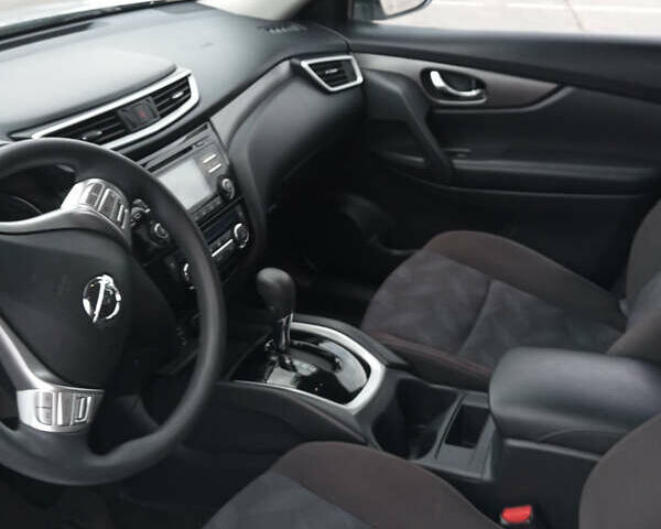 Серый Ниссан Rogue, объемом двигателя 2.5 л и пробегом 160 тыс. км за 11800 $, фото 5 на Automoto.ua