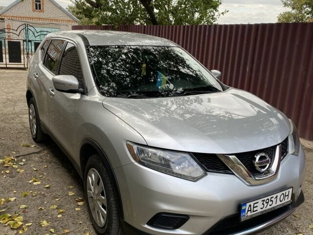 Серый Ниссан Rogue, объемом двигателя 2.5 л и пробегом 145 тыс. км за 14500 $, фото 2 на Automoto.ua