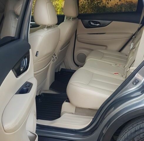 Серый Ниссан Rogue, объемом двигателя 2.5 л и пробегом 144 тыс. км за 13500 $, фото 5 на Automoto.ua