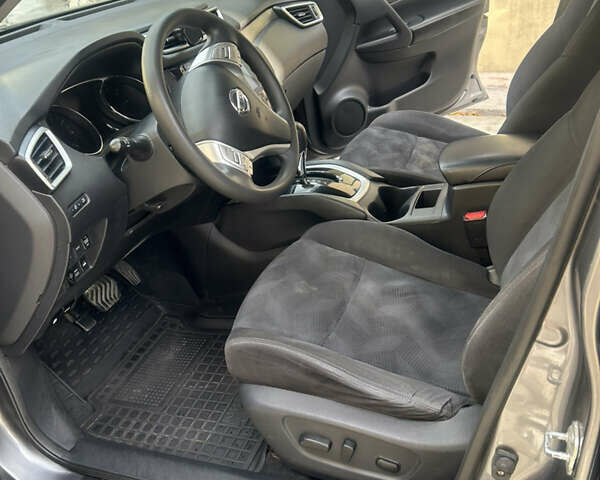 Серый Ниссан Rogue, объемом двигателя 2.5 л и пробегом 226 тыс. км за 11300 $, фото 13 на Automoto.ua