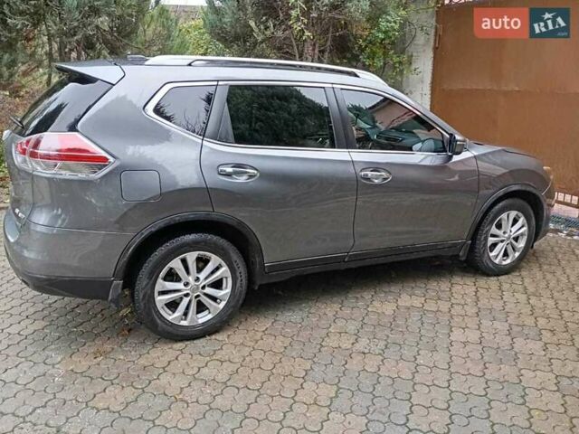 Серый Ниссан Rogue, объемом двигателя 2.5 л и пробегом 173 тыс. км за 12000 $, фото 2 на Automoto.ua