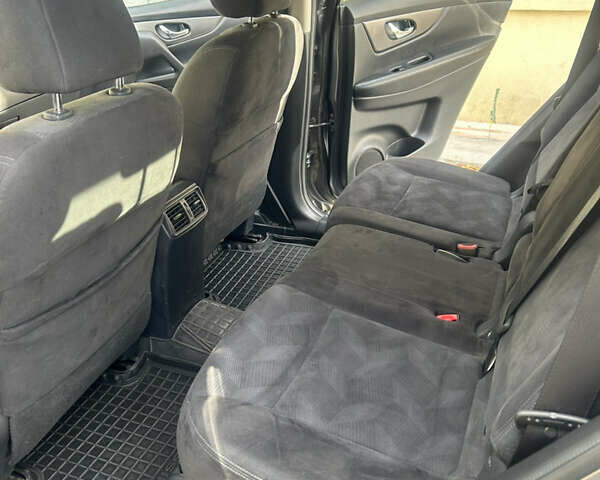 Серый Ниссан Rogue, объемом двигателя 2.5 л и пробегом 226 тыс. км за 11300 $, фото 18 на Automoto.ua